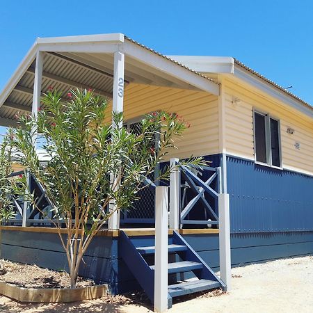 Coral Coast Tourist Park Hotel Carnarvon Exterior photo